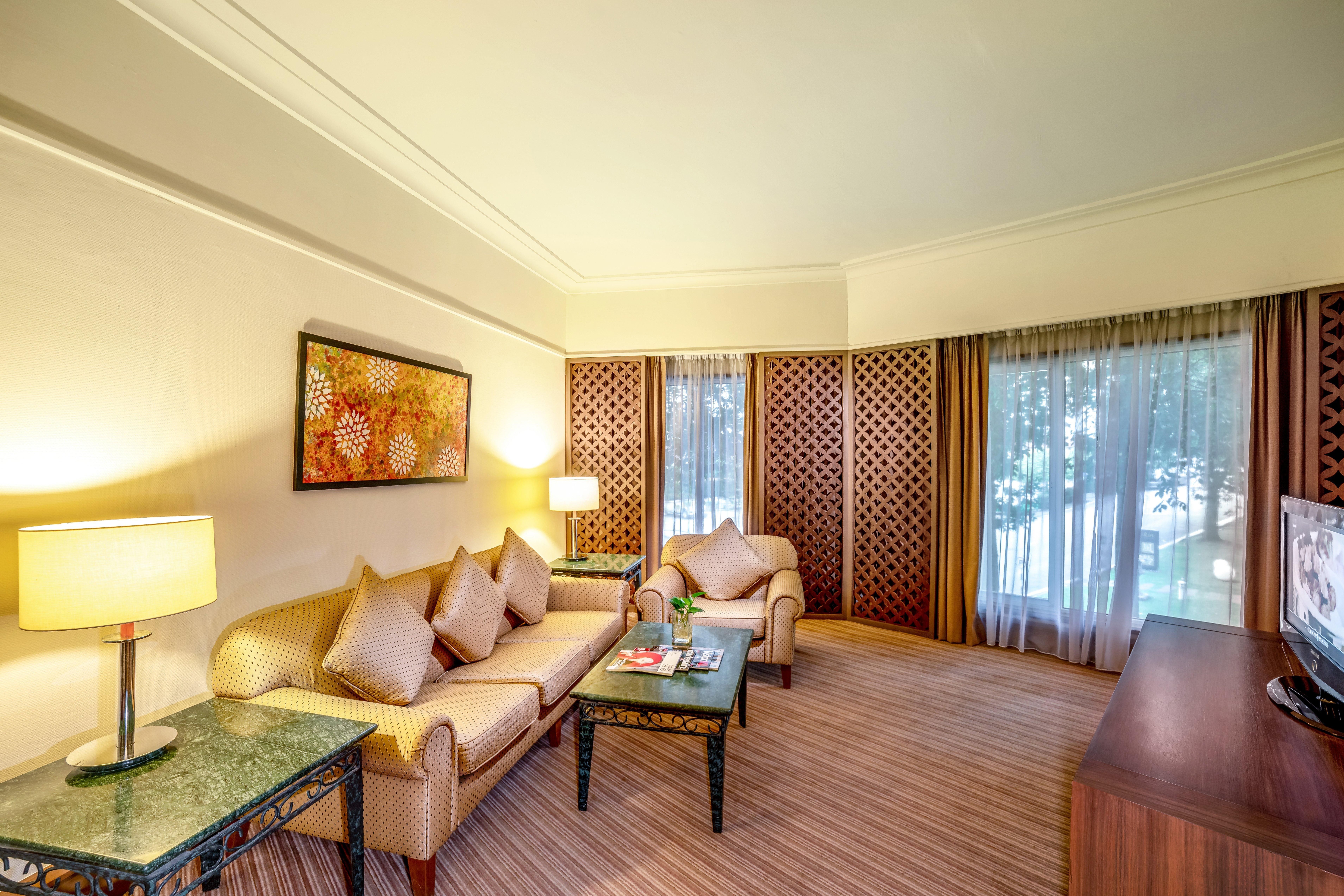 Glenmarie Hotel And Golf Resort Шах Алам Екстериор снимка A suite at the hotel
