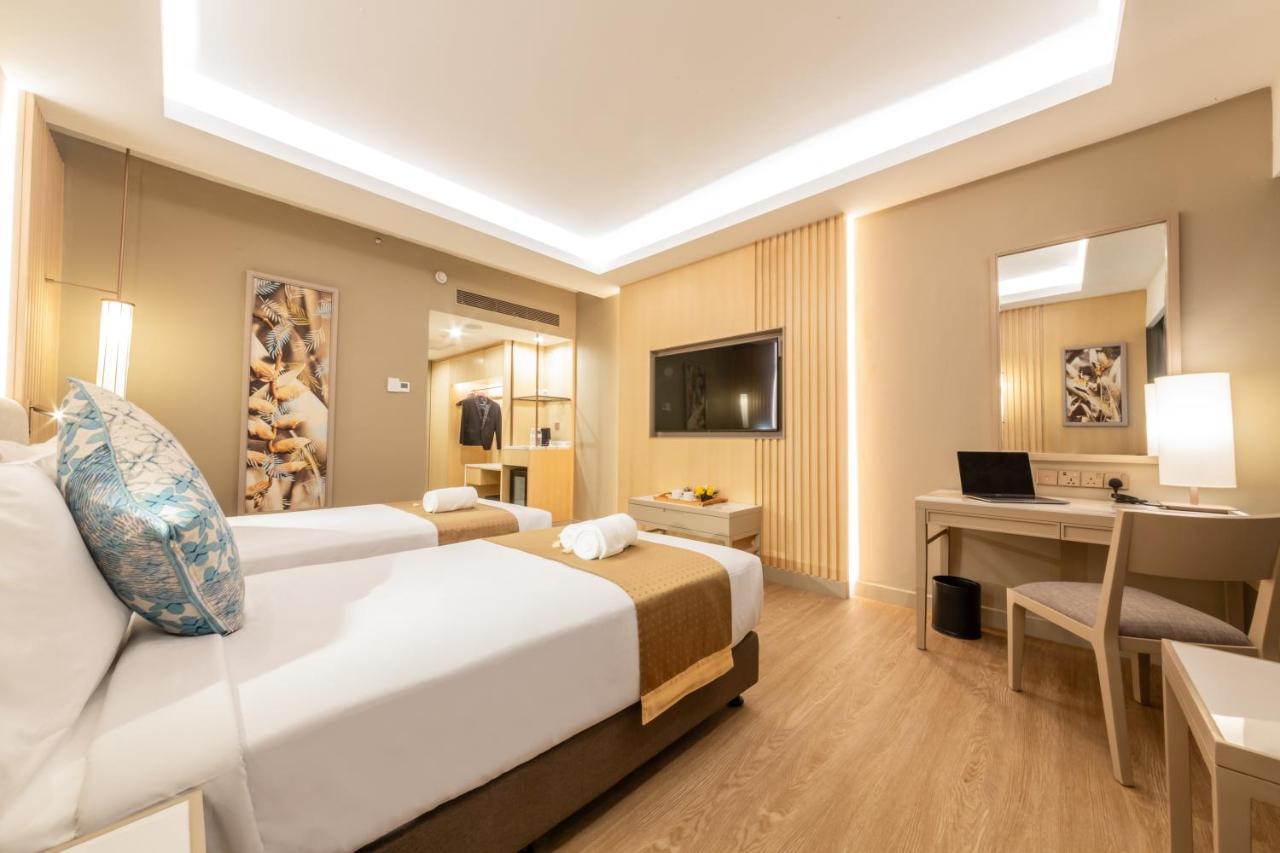 Glenmarie Hotel And Golf Resort Шах Алам Екстериор снимка Deluxe Room